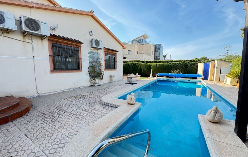 Sale - Villa - Cabo Roig