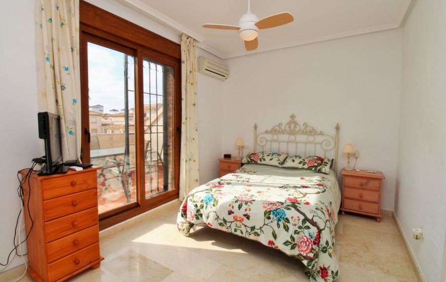 Sale - Rijtjeshuis - Villamartin