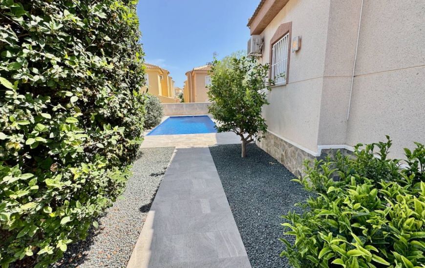 Sale - Villa - Ciudad Quesada
