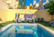 Sale - Villa - Villamartin