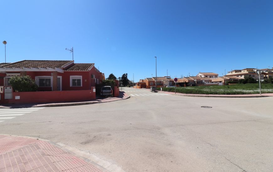 Sale - Land - Daya Nueva