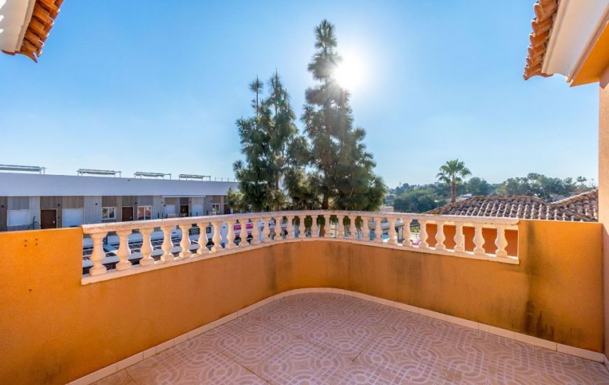 Sale - Villa - Villamartin