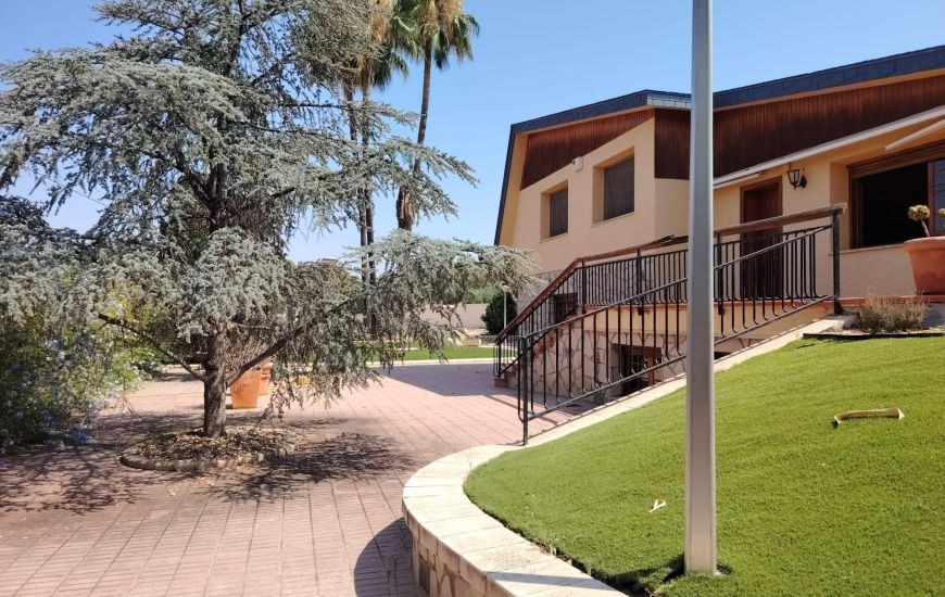 Venta - Villa - Petrer