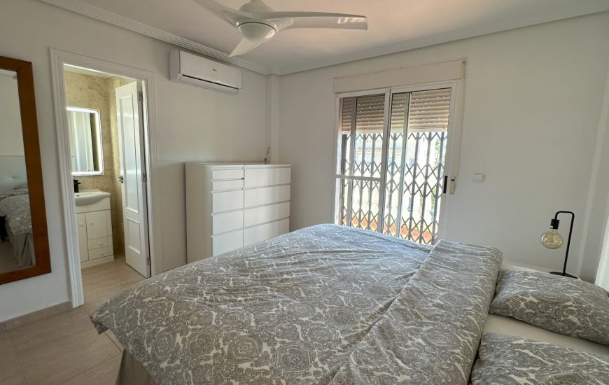 Sale - Villa - El Raso