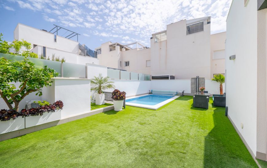 Venta - Villa - Torrevieja