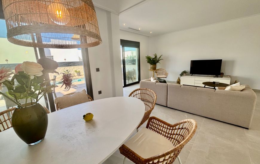 Venta - Villa - Benijofar