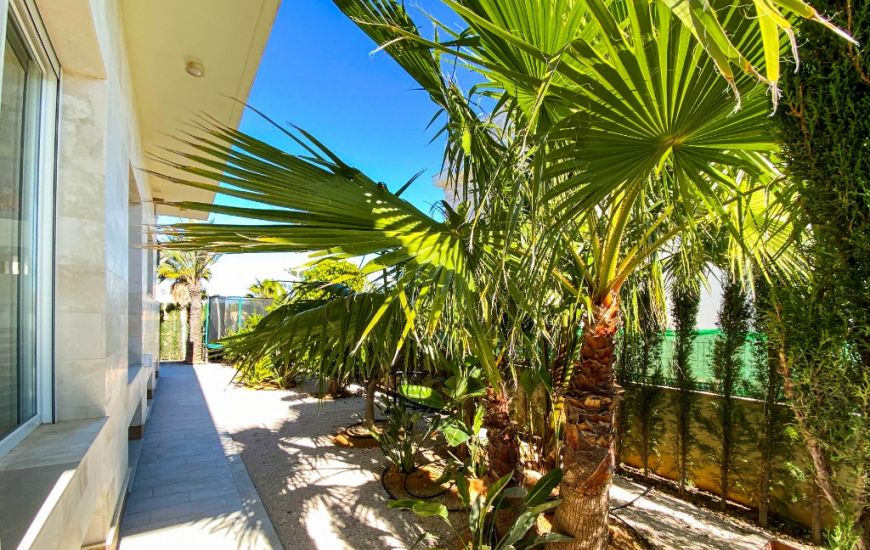 Sale - Villa - La Zenia