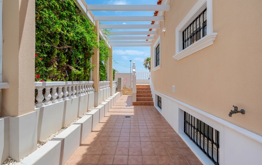 Sale - Villa - Torrevieja
