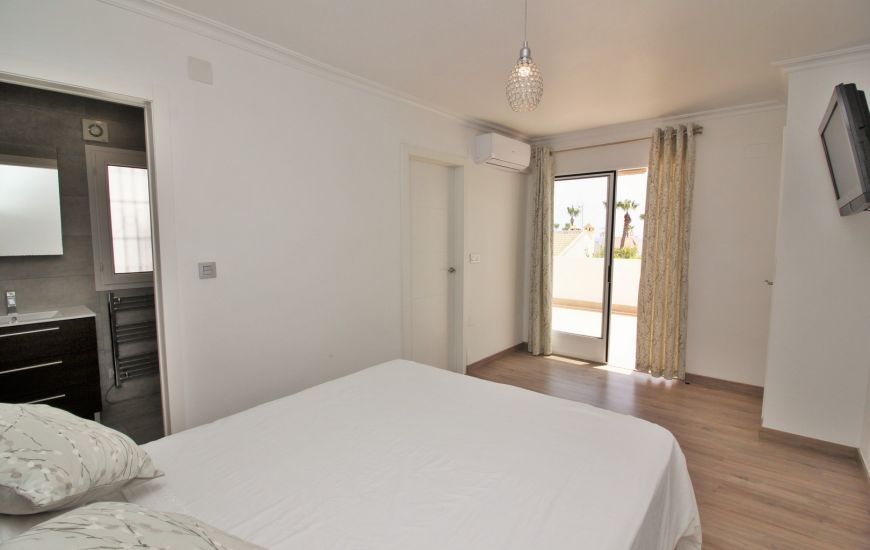Venta - Villa - Villamartin