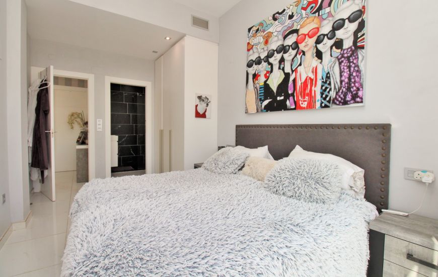 Sale - Villa - Villamartin