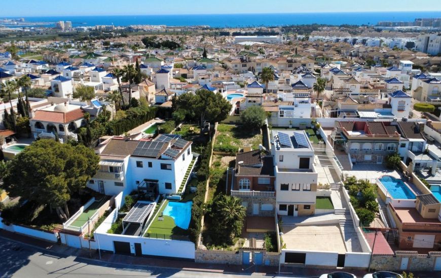 Sale - Villa - Torrevieja - 