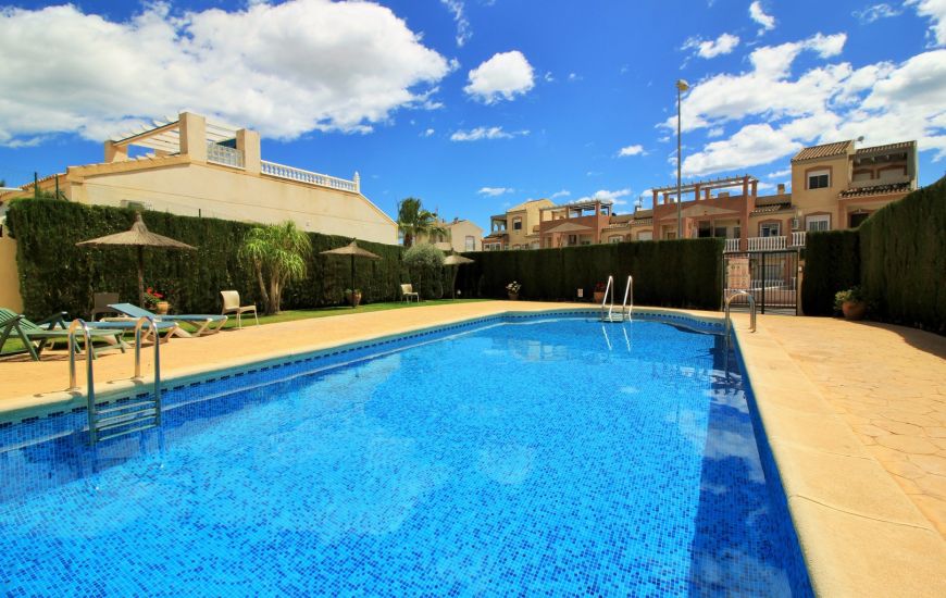Sale - Rijtjeshuis - Villamartin