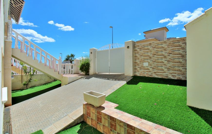 Sale - Villa - Villamartin