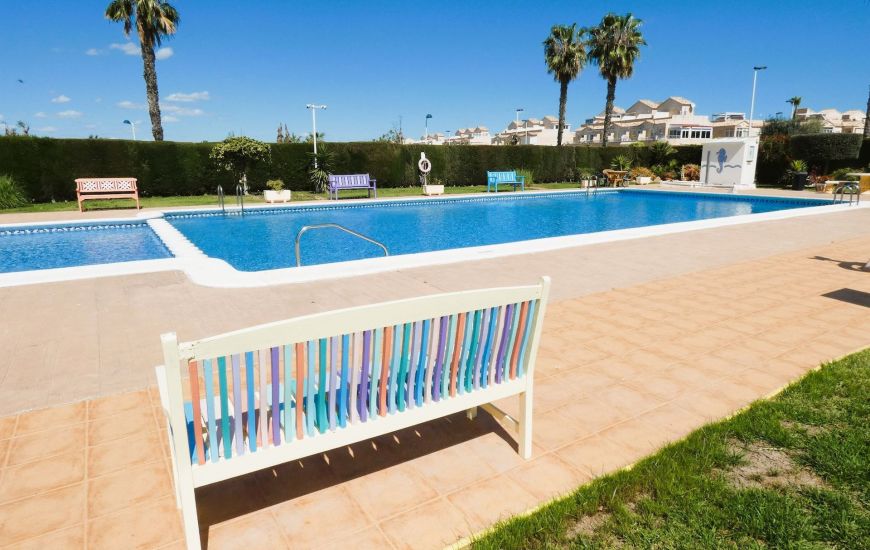 Sale - Link-Detached Villa - Torrevieja
