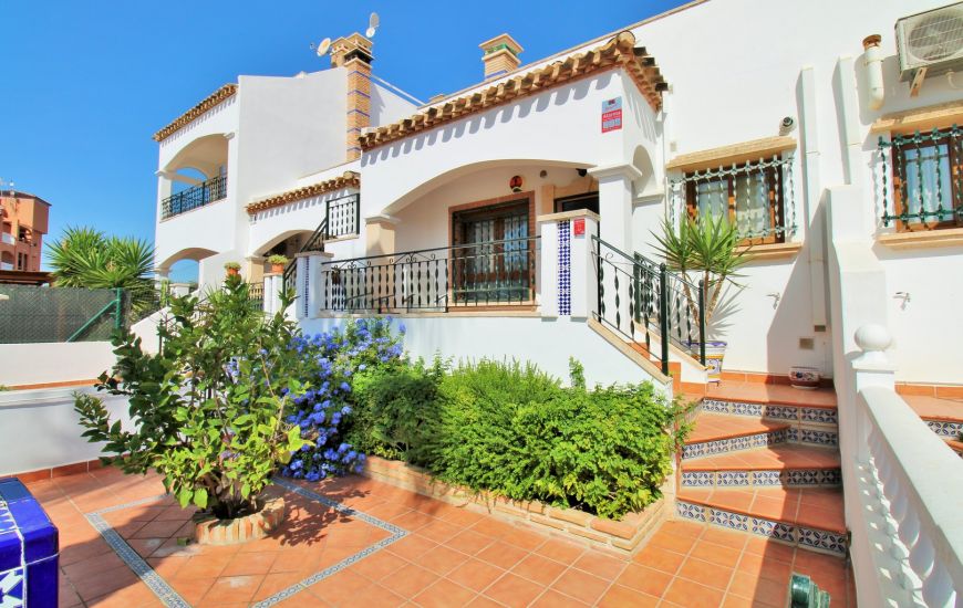Sale - Rijtjeshuis - Villamartin