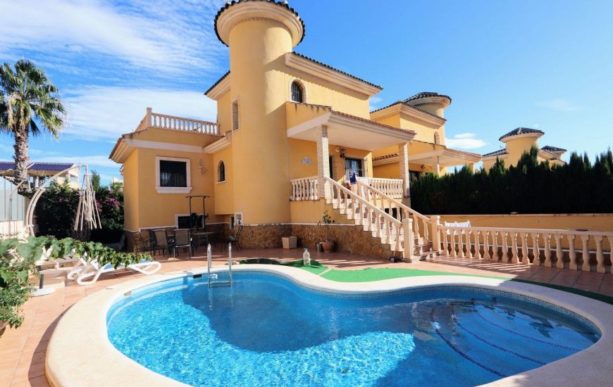 Venta - Villa - Villamartin