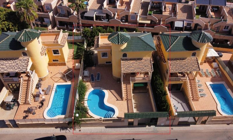 Sale - Villa - Villamartin
