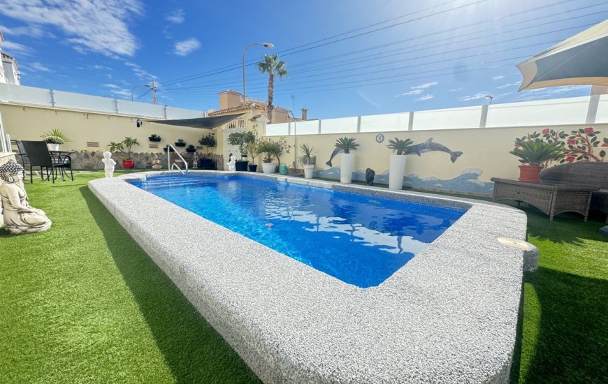 Sale - Villa - Villamartin