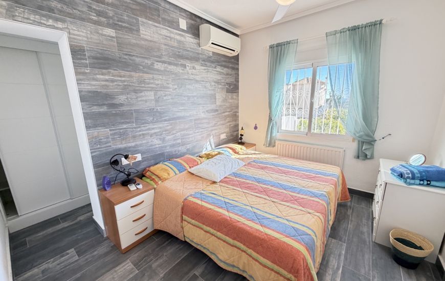 Sale - Villa - Villamartin