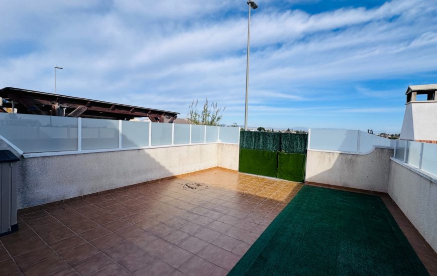 Sale - Townhouse - Daya Nueva