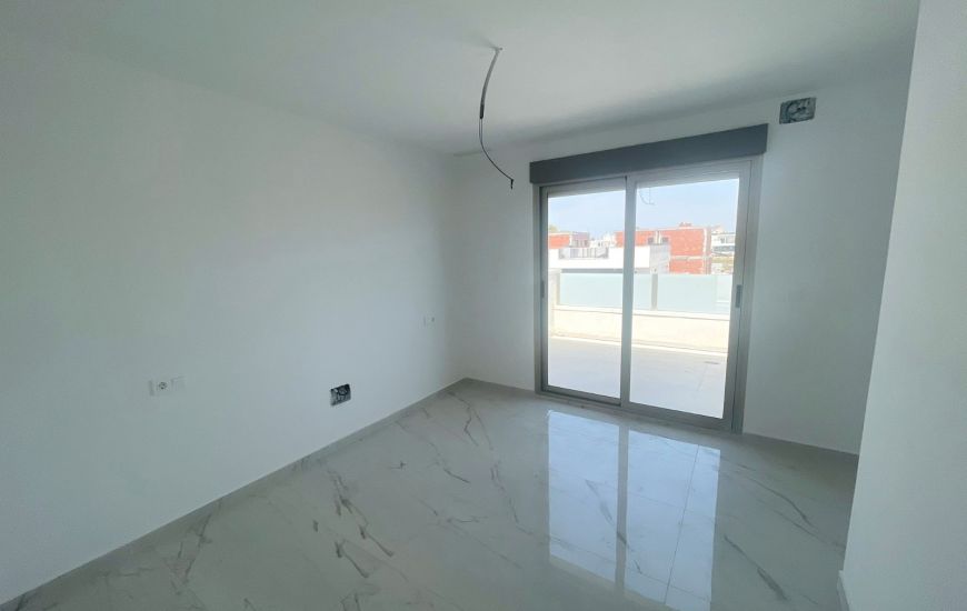 Sale - Semi Detached - Daya Nueva