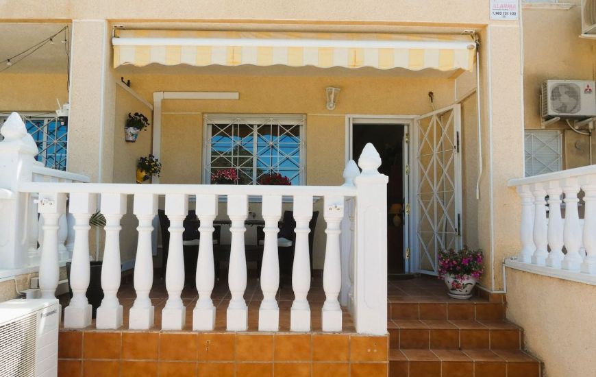 Sale - Link-Detached Villa - Torrevieja