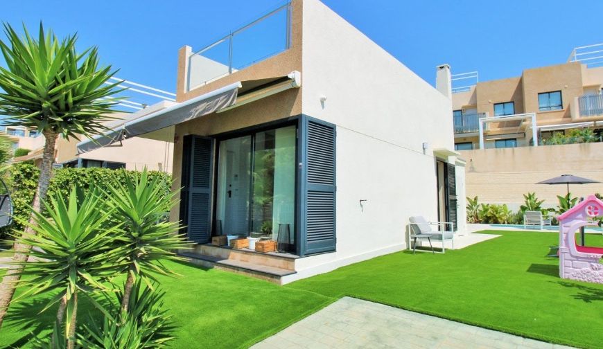 Sale - Villa - La Zenia