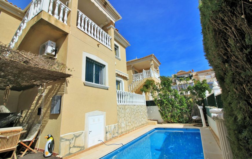 Sale - Villa - Villamartin