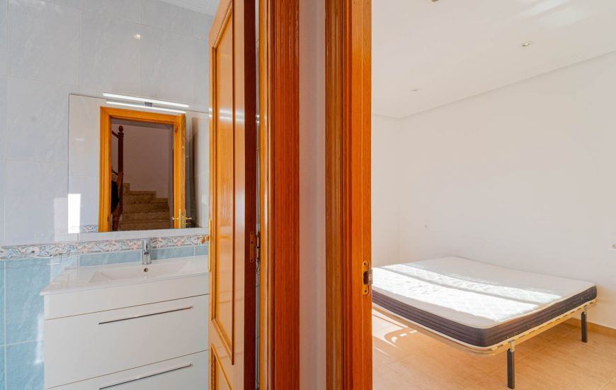 Sale - Adosado - Punta Prima