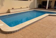 Sale - Villa - Torrevieja Centro