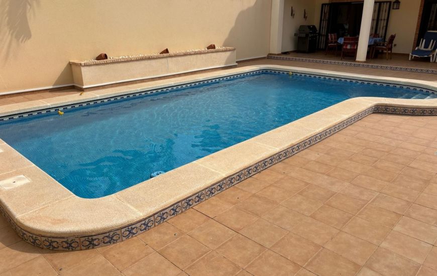 Sale - Villa - Torrevieja Centro