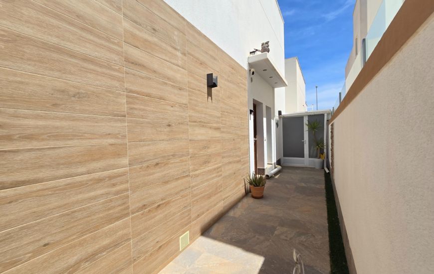 Sale - Villa * - Pilar de la Horadada *
