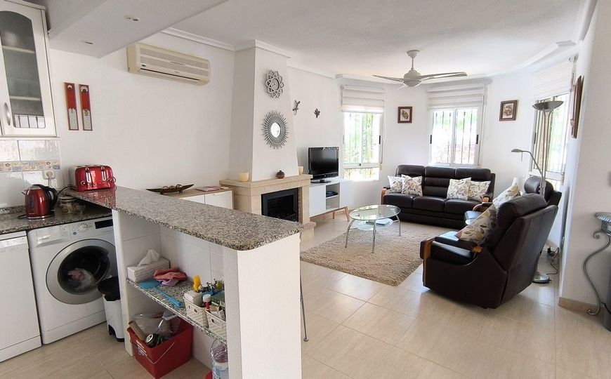 Sale - Villa - El Raso