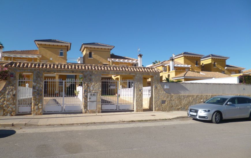 Sale - Villa - La Zenia