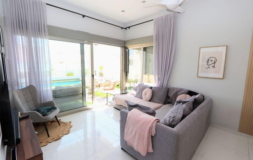 Sale - Villa - Orihuela Costa