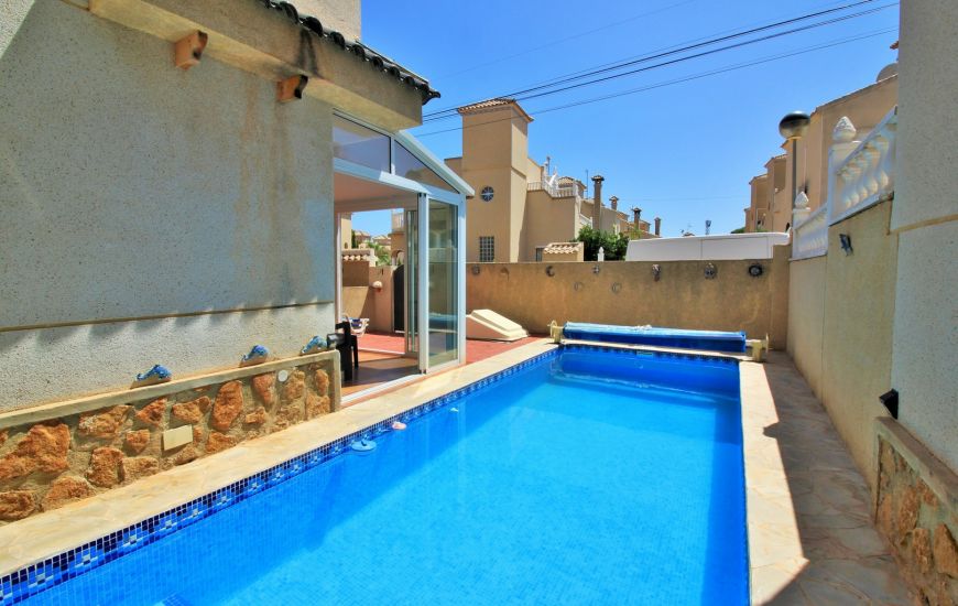 Sale - Villa - Villamartin