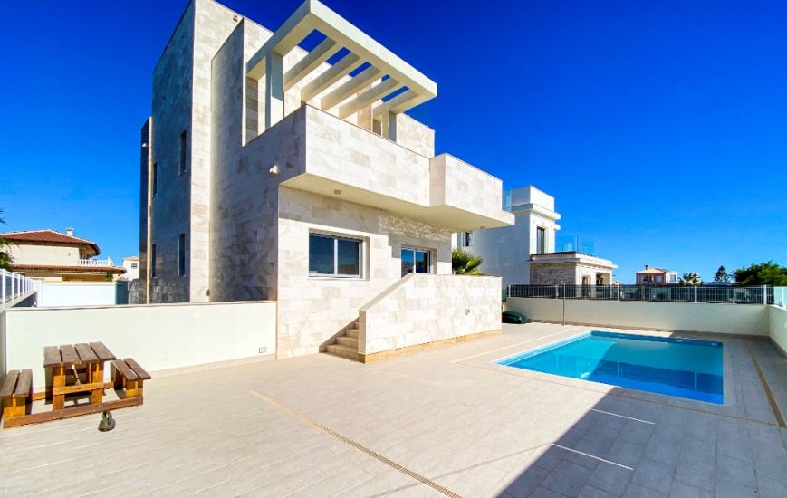 Sale - Villa - La Zenia