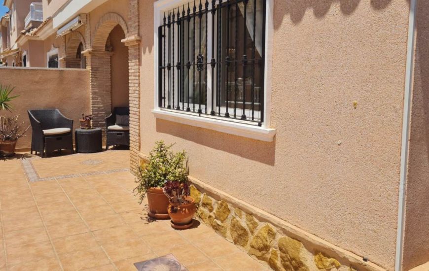 Sale - Rijtjeshuis - Villamartin
