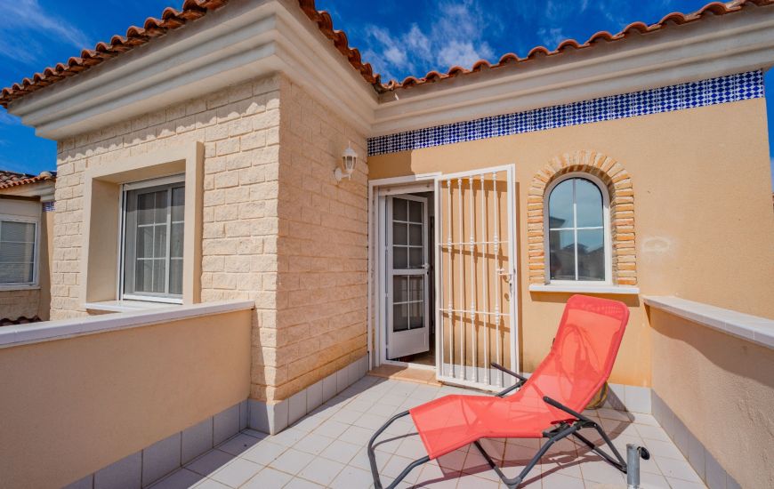 Sale - Villa - El Raso