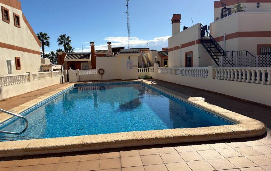 Sale - Villa - El Raso