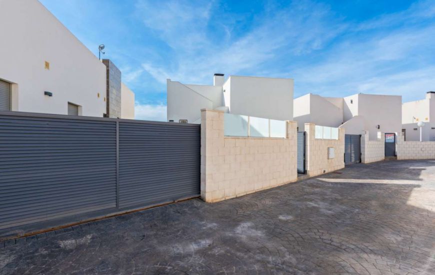 Sale - Villa - Villamartin