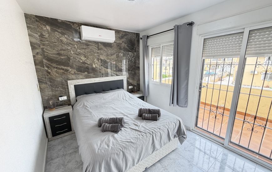 Sale - Villa - Villamartin