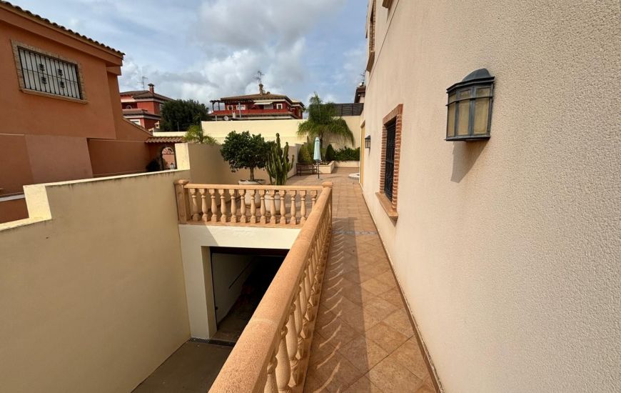 Sale - Villa - Torrevieja Centro