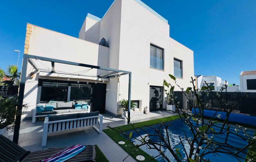 Sale - Half Vrijstaand Huis - Ciudad Quesada