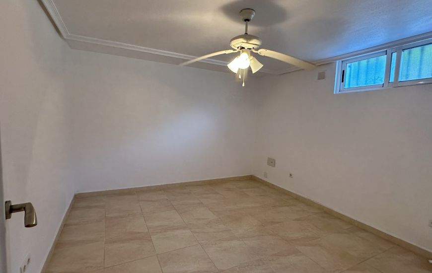 Sale - Villa - El Raso