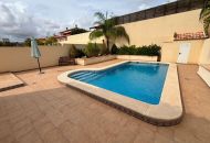 Sale - Villa - Torrevieja Centro