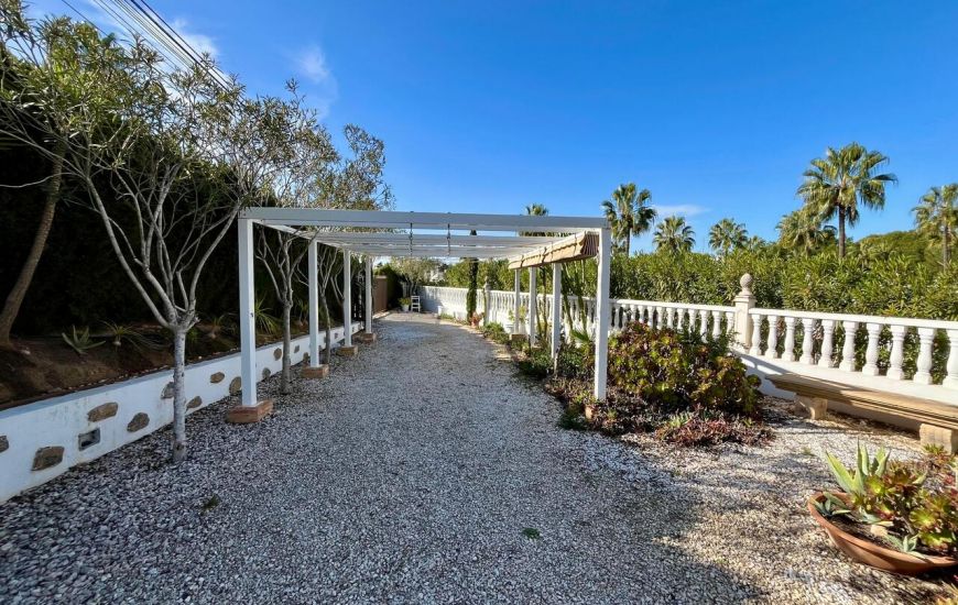 Sale - Villa - Villamartin