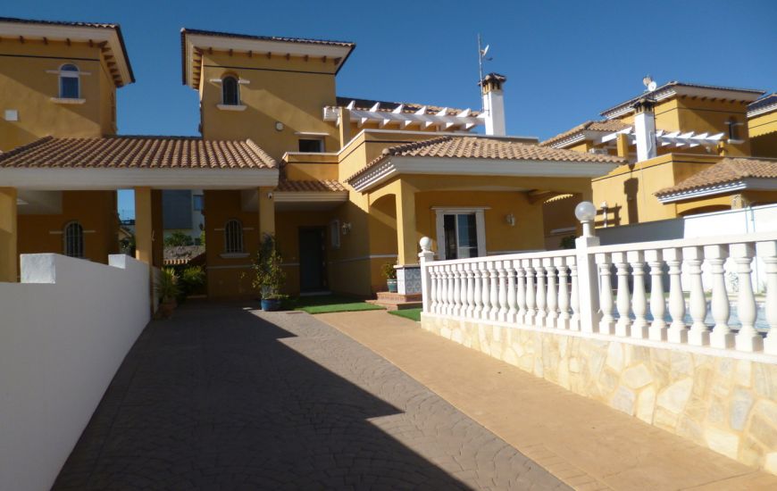 Sale - Villa - La Zenia