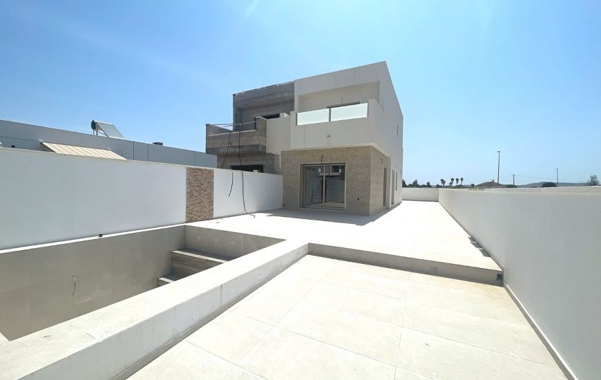 Sale - Semi Detached - Daya Nueva