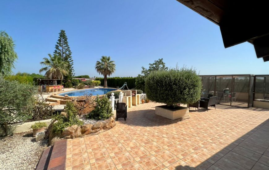 Sale - Villa with annex - Dolores